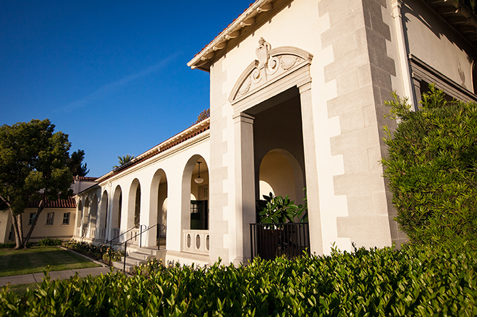 Deihl Hall on the Whittier College campus