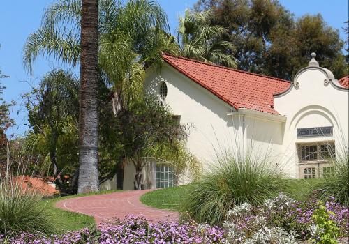 Deihl Hall at Whittier College