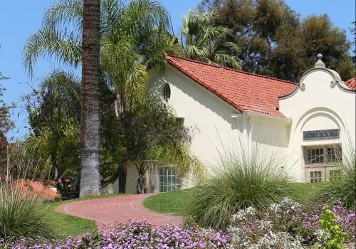 Deihl Hall at Whittier College
