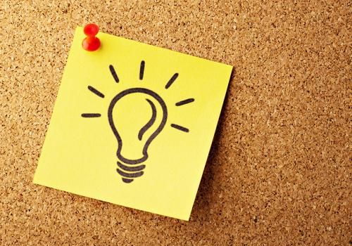 Sticky note with light bulb design