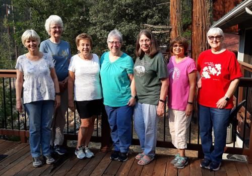 group photo of Whittier College alumni 
