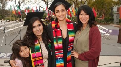 graduates with family