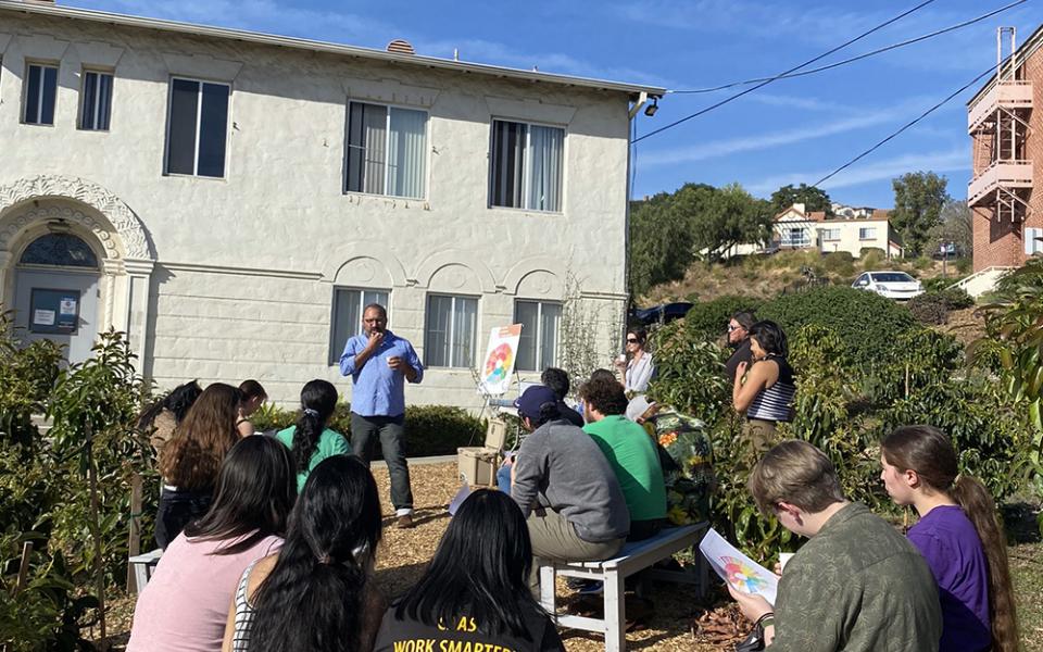 Guest lecture in the coffee orchard