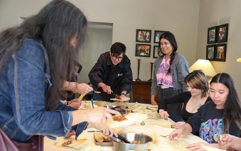 Students make tamales in Whittier College’s Eat Your Words – Food, Culture, and Writing class