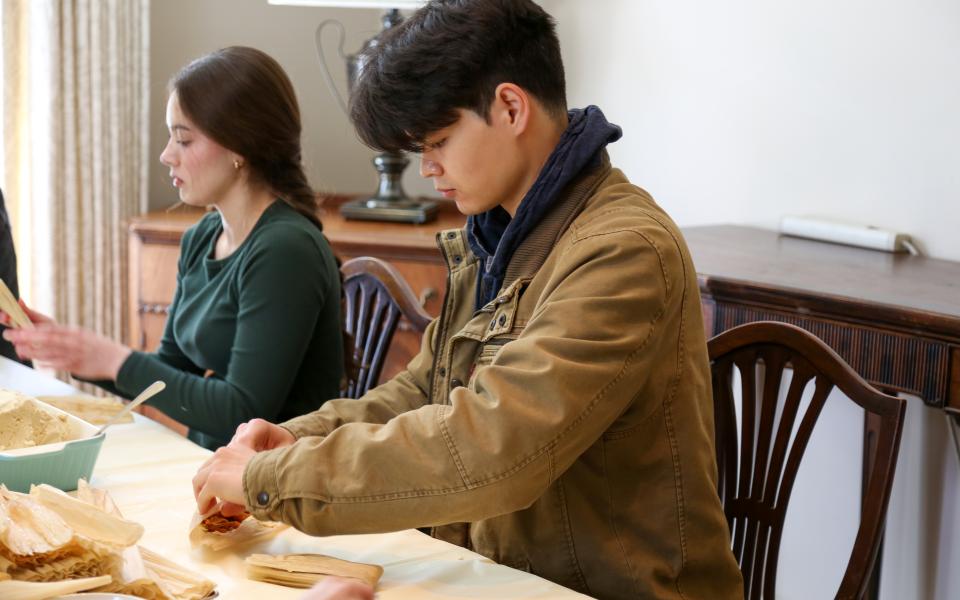 Students make tamales in Whittier College’s Eat Your Words – Food, Culture, and Writing class