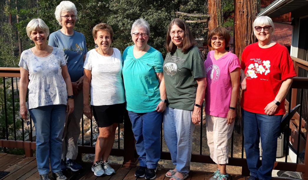 group photo of Whittier College alumni 